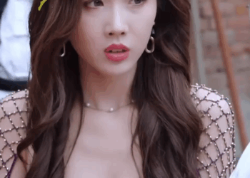 T0406008 ภรรยามักจะแอบไปพบชายหนุ่มร่างกำยำโดยปีนกำแพงออกไปตอนที่สามีไม่ทันสังเกต Part 2