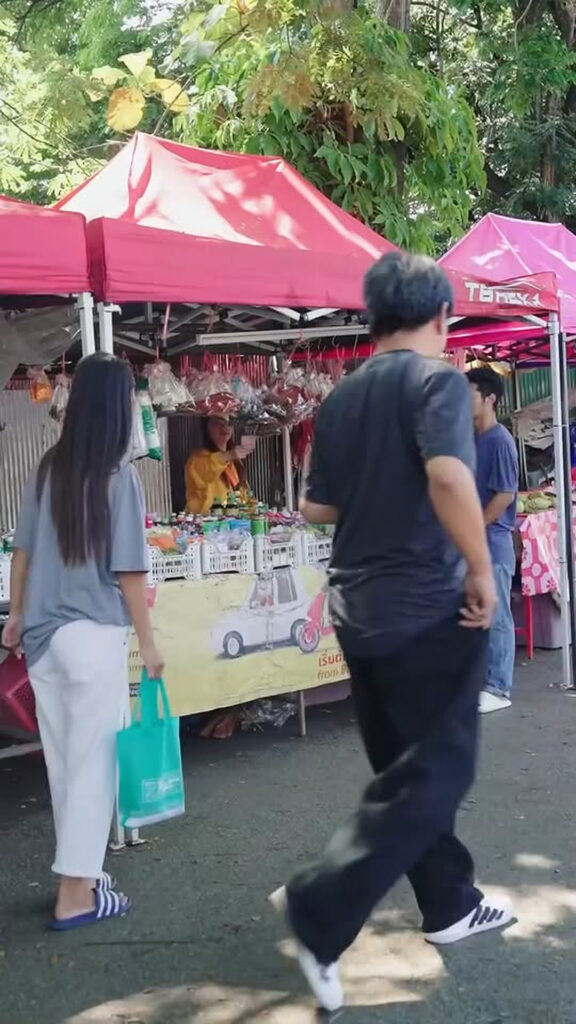 [ต่อตอน 2 ที่นี่] T0404103 อวดรวมจนครอบคร วต องเด อดร อ